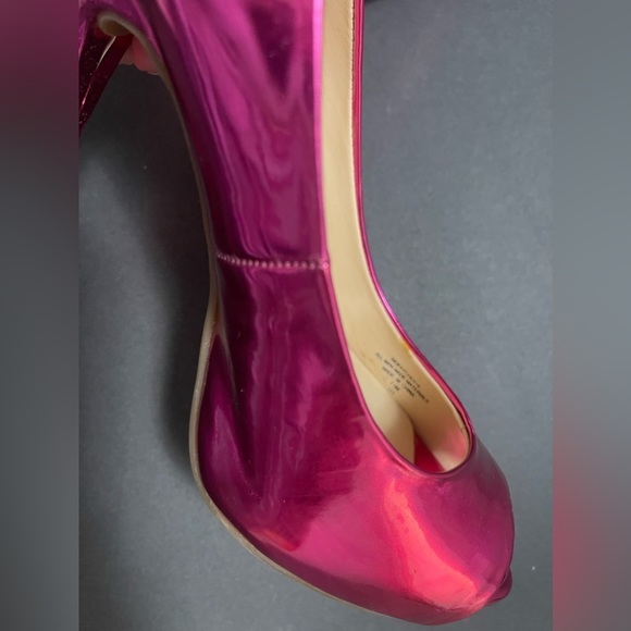 GUESS - Hot Pink Metallic - Peep Toe Stiletto Platform Heel - SIZE 7.5 - Picture 4 of 9